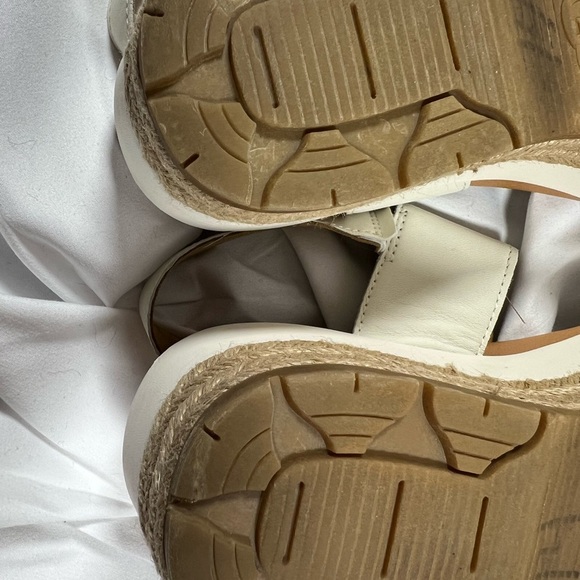 UGG White and Tan Sandals with Buckle Straps - Picture 5 of 6